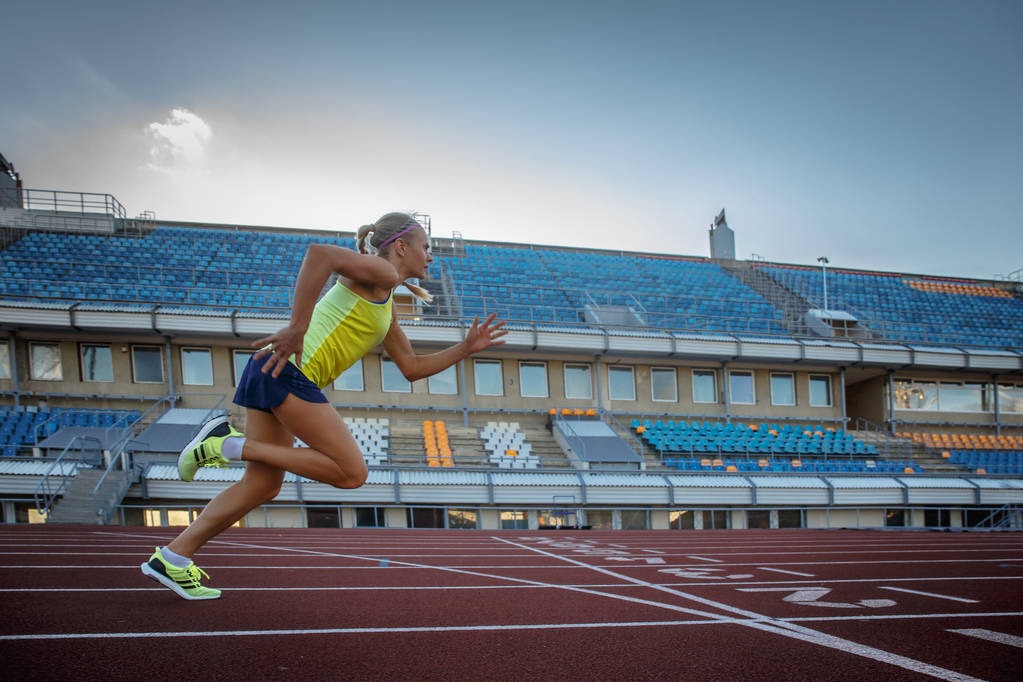 欧文连续突破得分，全队士气高涨